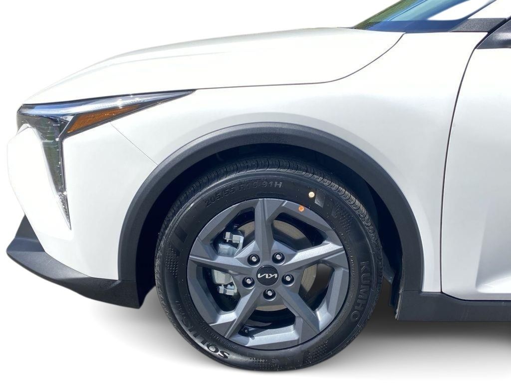 2026 Kia K4 LXS - Snow White Pearl exterior view 18