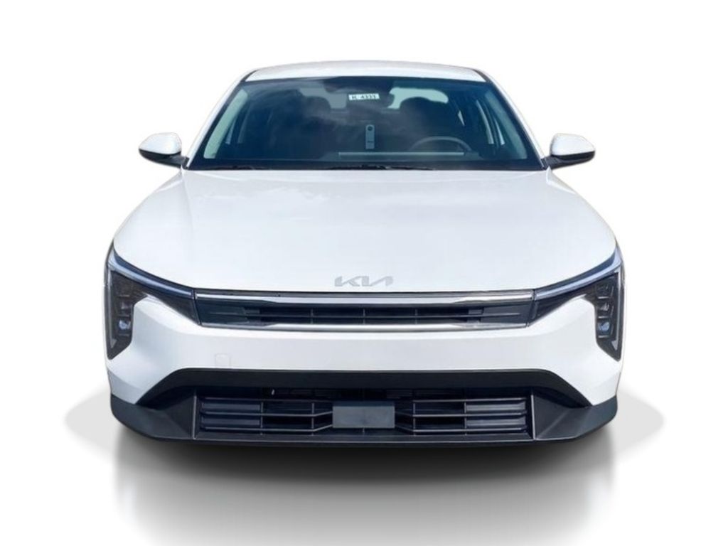 2026 Kia K4 LXS - Snow White Pearl exterior view 3