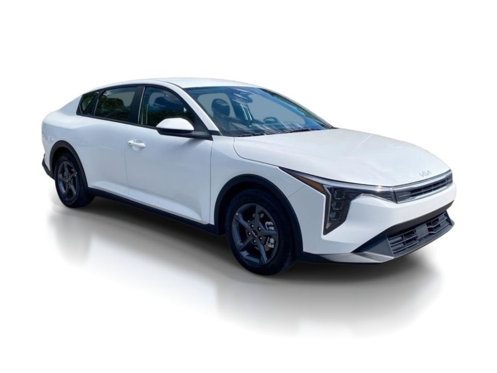 2026 Kia K4 LXS - Snow White Pearl exterior view 2
