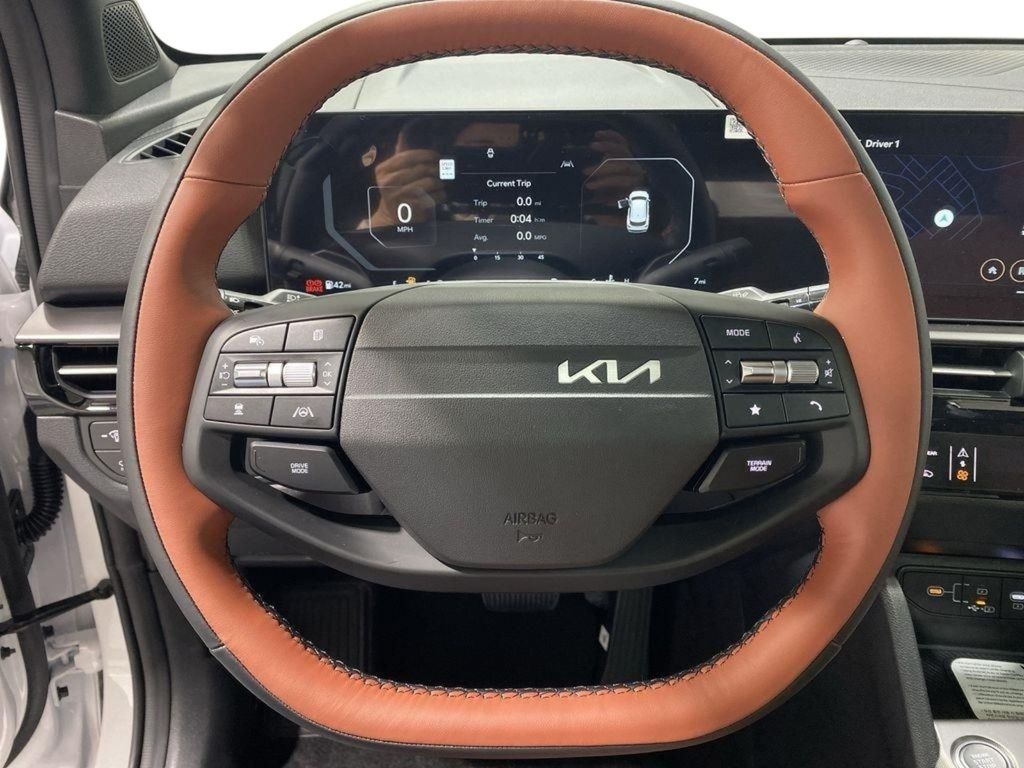 2026 Kia Sportage SX-Prestige - Glacial White Pearl exterior view 10
