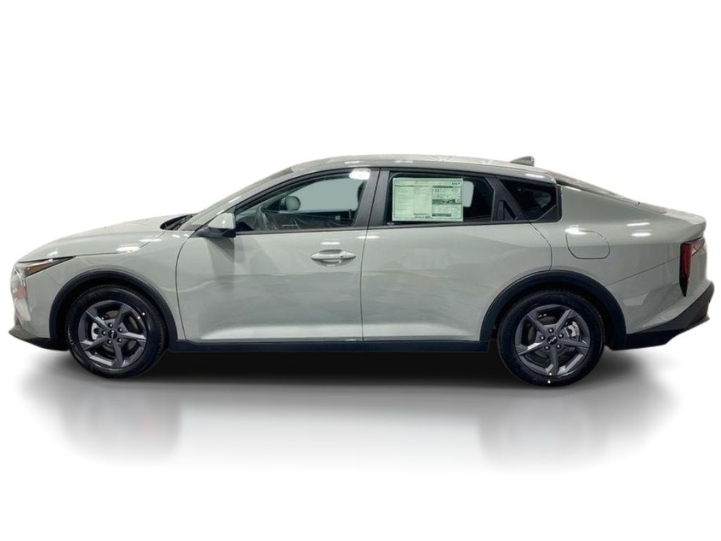 2026 Kia K4 LXS - MORNING HAZE exterior view 4