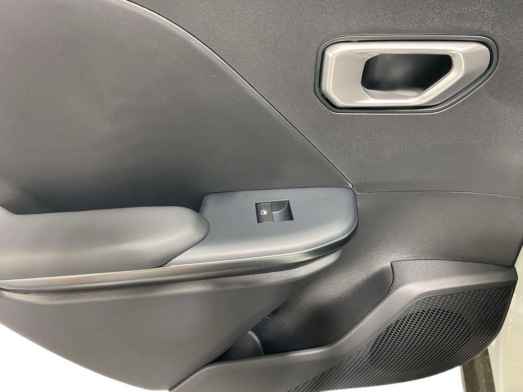 2026 Kia K4 LXS - Snow White Pearl exterior view 16