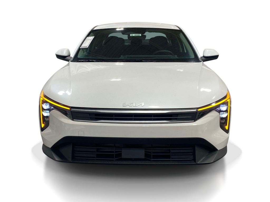 2026 Kia K4 LXS - Snow White Pearl exterior view 6