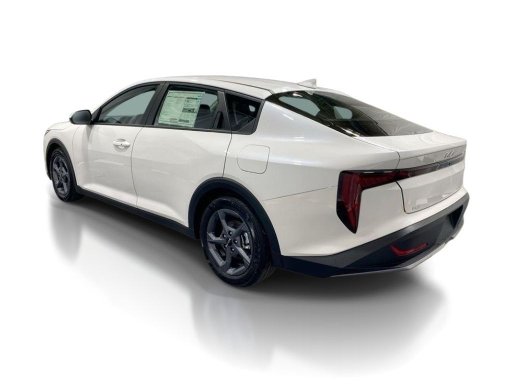 2026 Kia K4 LXS - Snow White Pearl exterior view 5