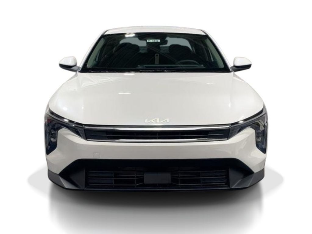 2026 Kia K4 LXS - Snow White Pearl exterior view 3