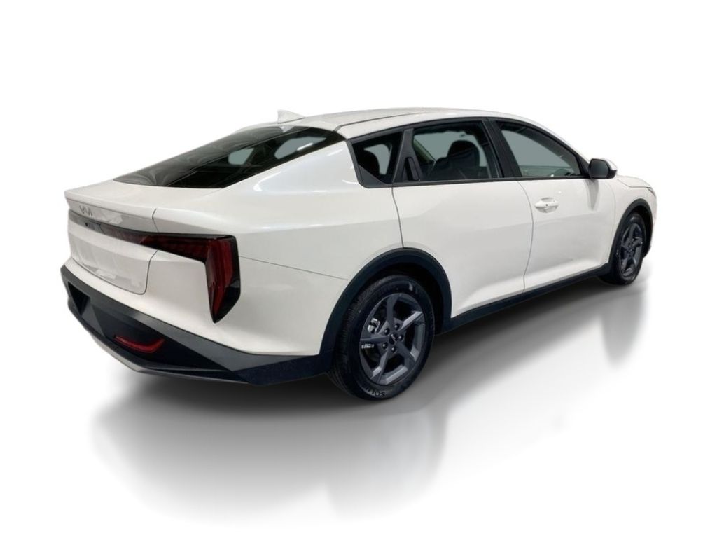 2026 Kia K4 LXS - Snow White Pearl exterior view 7