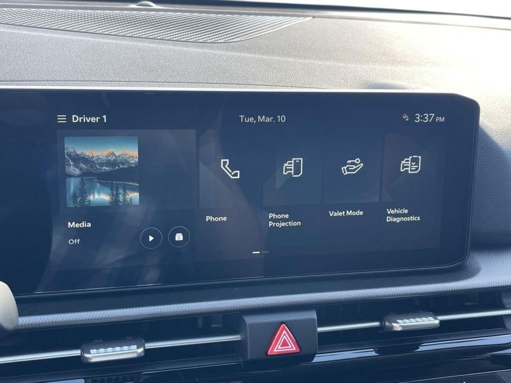 2026 Kia Sportage LX - Glacial White Pearl exterior view 11