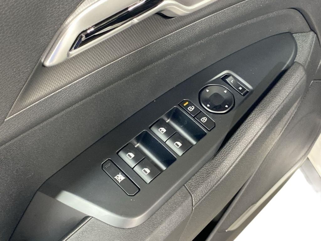 2026 Kia Sportage LX - Snow White Pearl exterior view 14