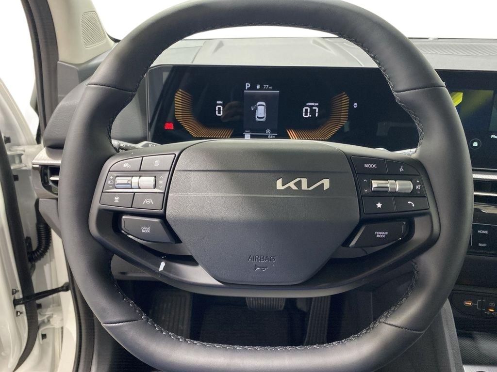2026 Kia Sportage LX - Snow White Pearl exterior view 10