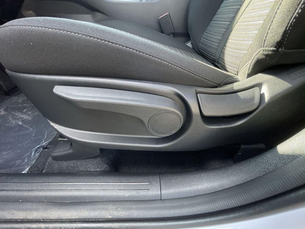 2026 Kia Sorento LX - Glacial White Pearl exterior view 13