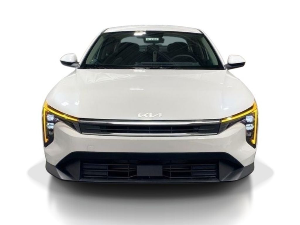 2026 Kia K4 LXS - Snow White Pearl exterior view 3