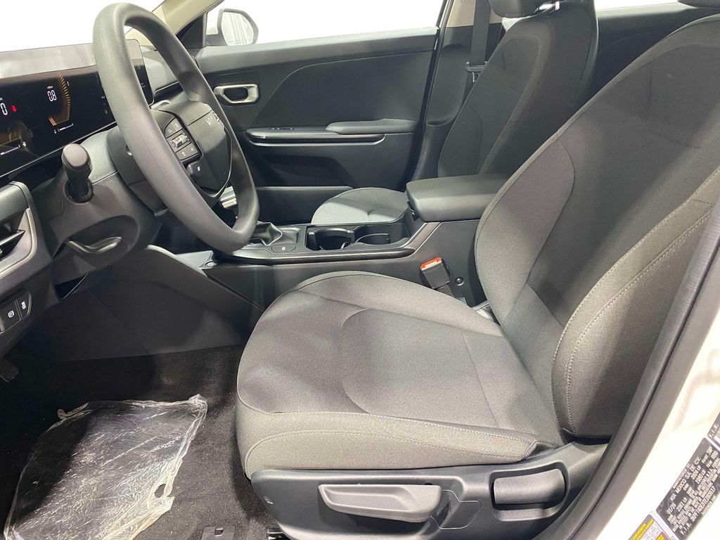 2026 Kia K4 LXS - Snow White Pearl exterior view 17