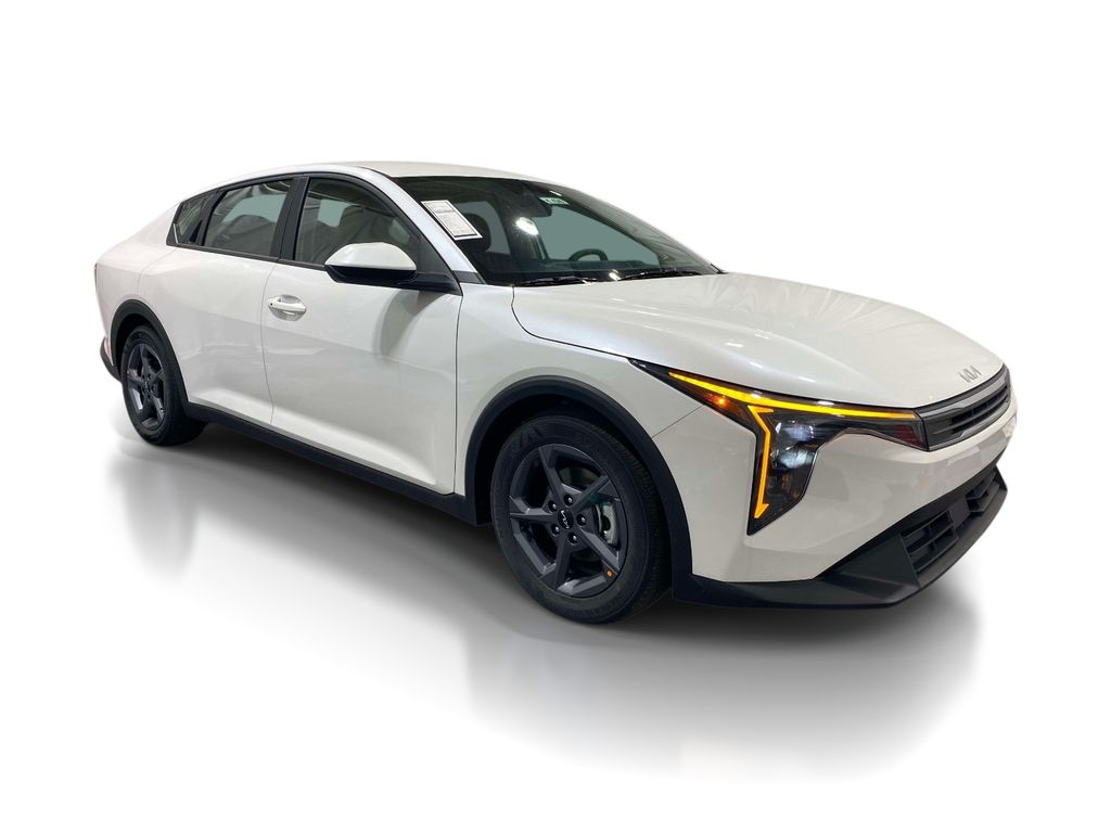 2026 Kia K4 LXS - Snow White Pearl exterior view 5