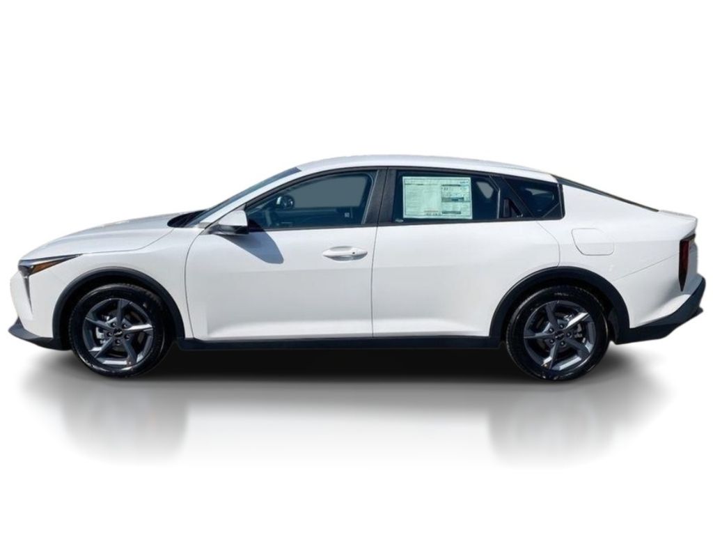 2026 Kia K4 LXS - Snow White Pearl exterior view 4