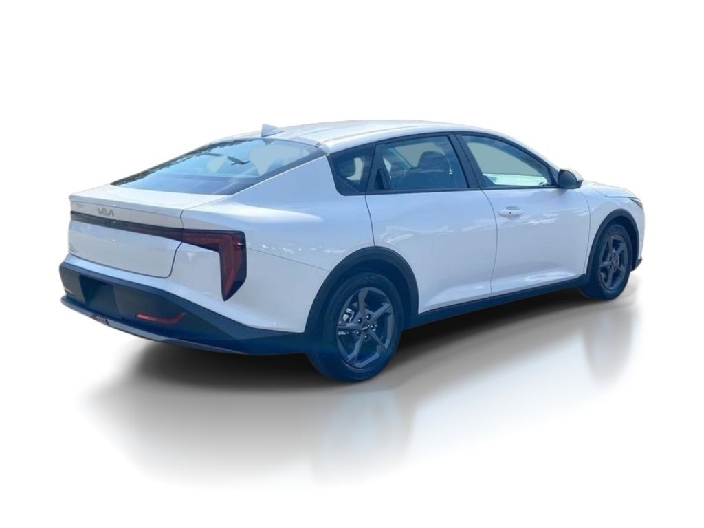 2026 Kia K4 LXS - Snow White Pearl exterior view 7
