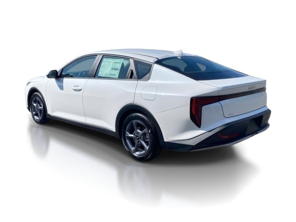 2026 Kia K4 LXS - Snow White Pearl exterior view 5