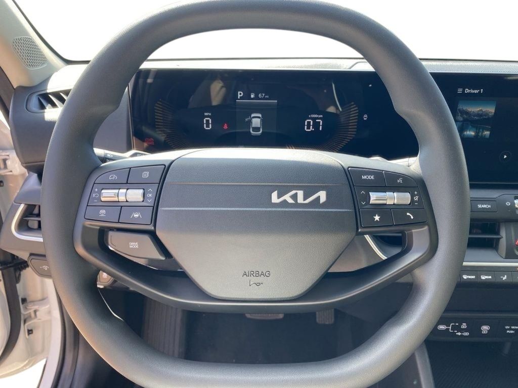 2026 Kia K4 LXS - Snow White Pearl exterior view 10