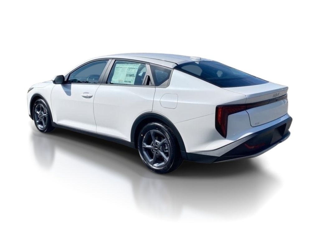 2026 Kia K4 LXS - Snow White Pearl exterior view 5