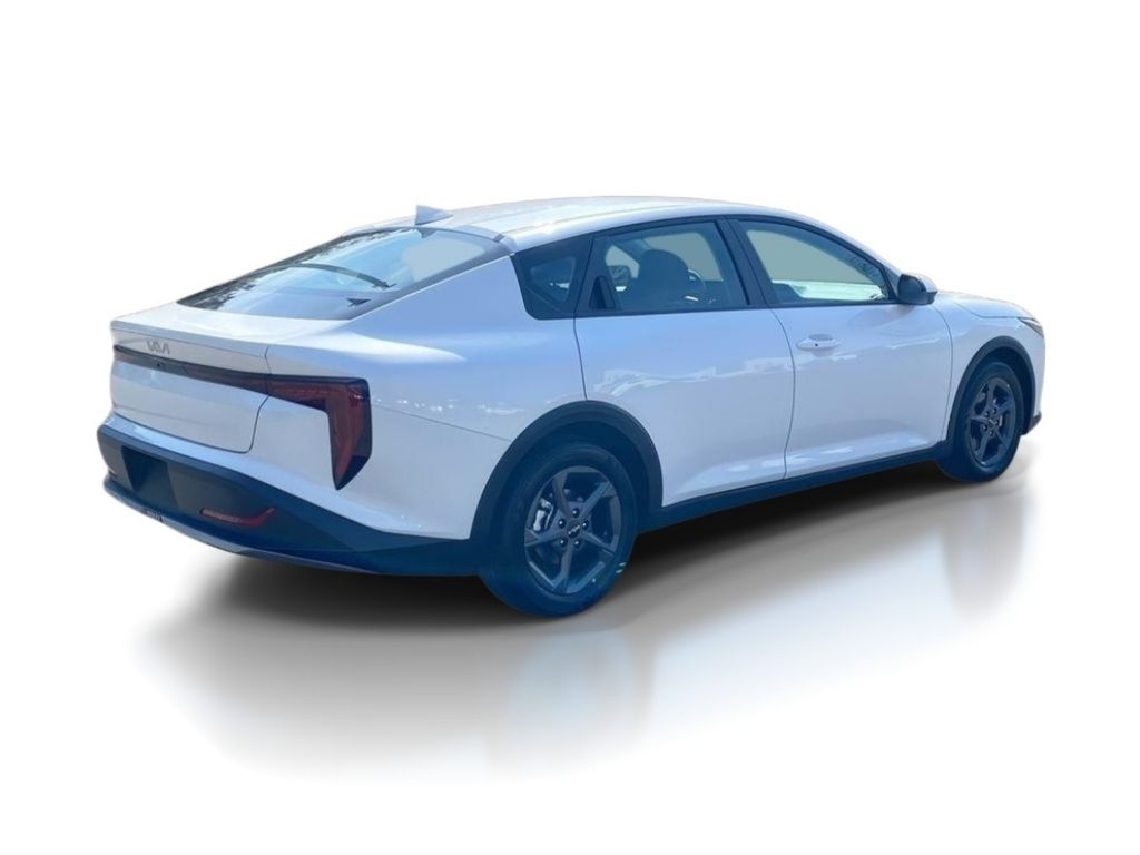 2026 Kia K4 LXS - Snow White Pearl exterior view 7