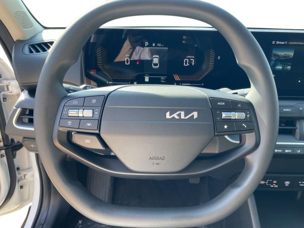 2026 Kia K4 LXS - Snow White Pearl exterior view 10