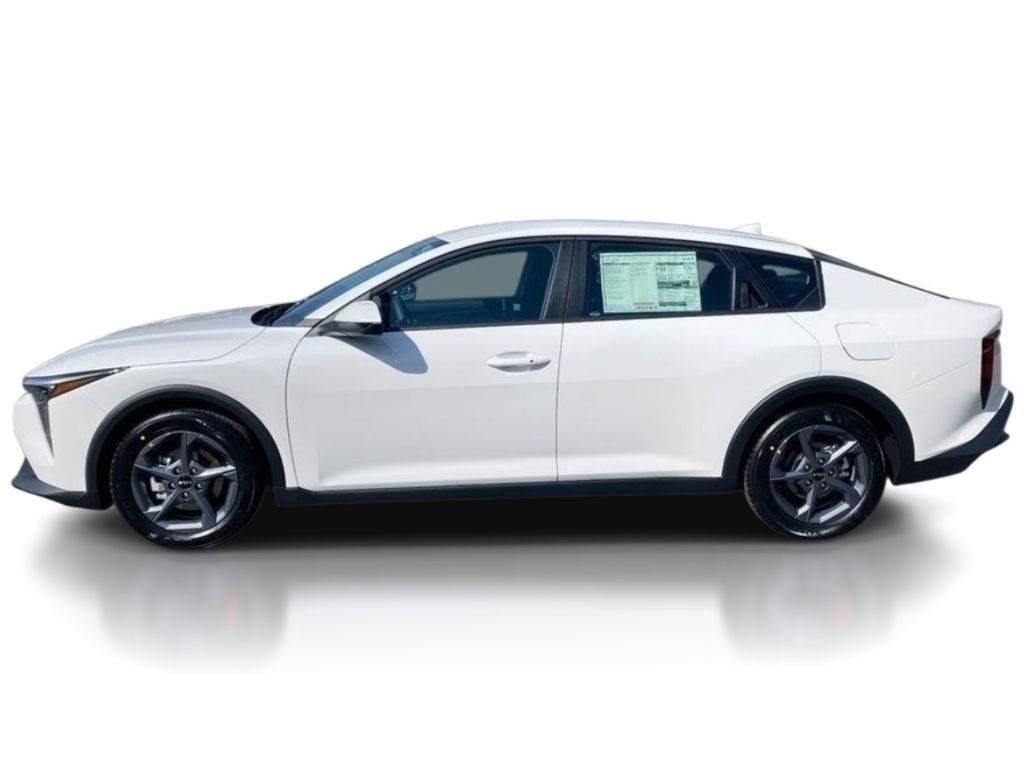 2026 Kia K4 LXS - Snow White Pearl exterior view 4