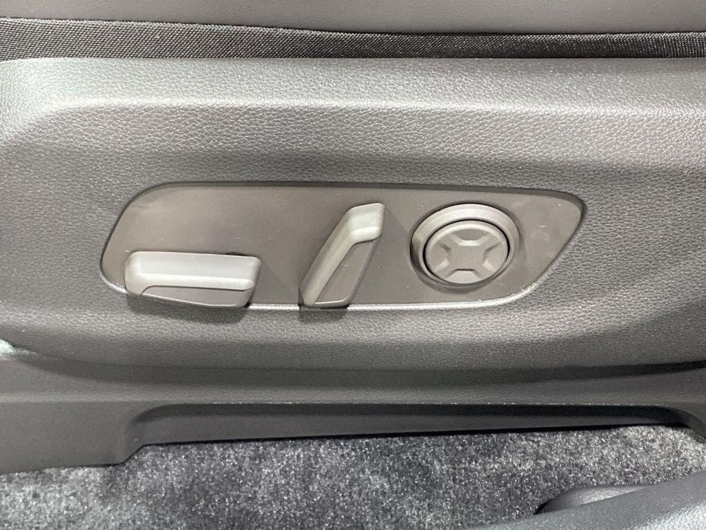 2026 Kia Carnival SX - Aurora Black Pearl exterior view 13