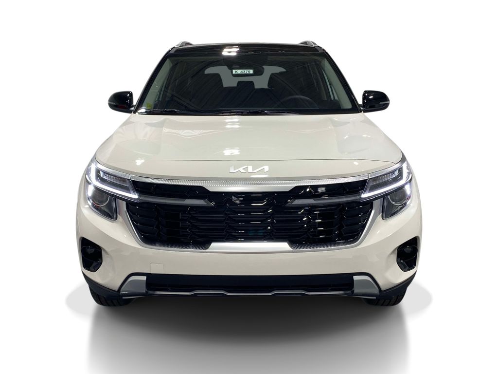 2026 Kia Seltos S - Clear White/Black Roof exterior view 6