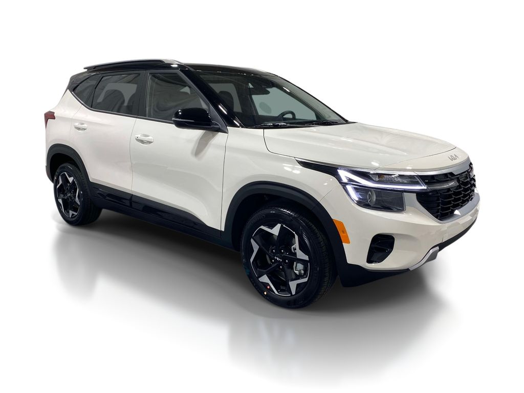2026 Kia Seltos S - Clear White/Black Roof exterior view 5