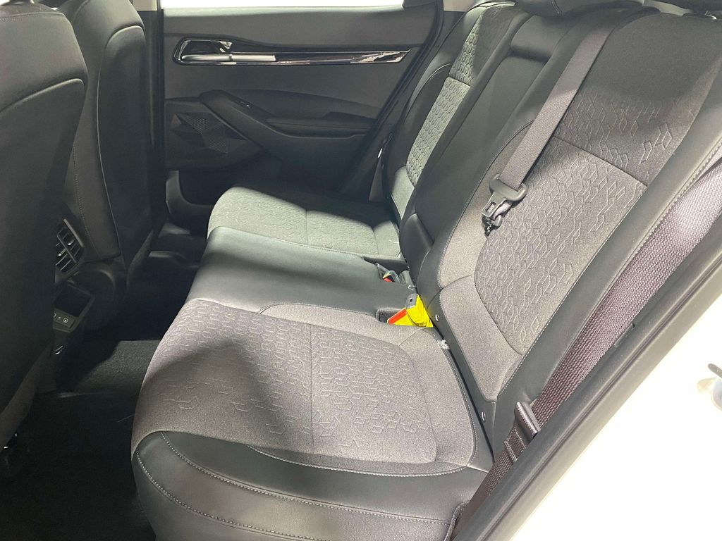 2026 Kia Seltos S - Clear White/Black Roof exterior view 12
