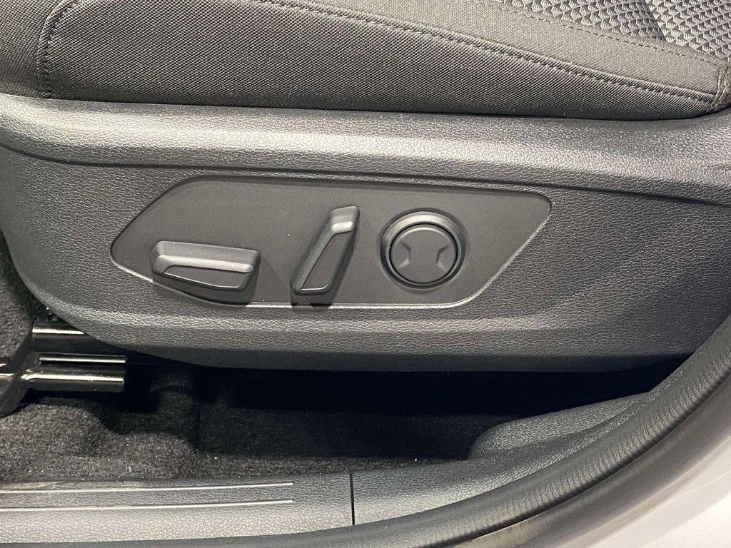 2026 Kia Sportage LX - Glacial White Pearl exterior view 17