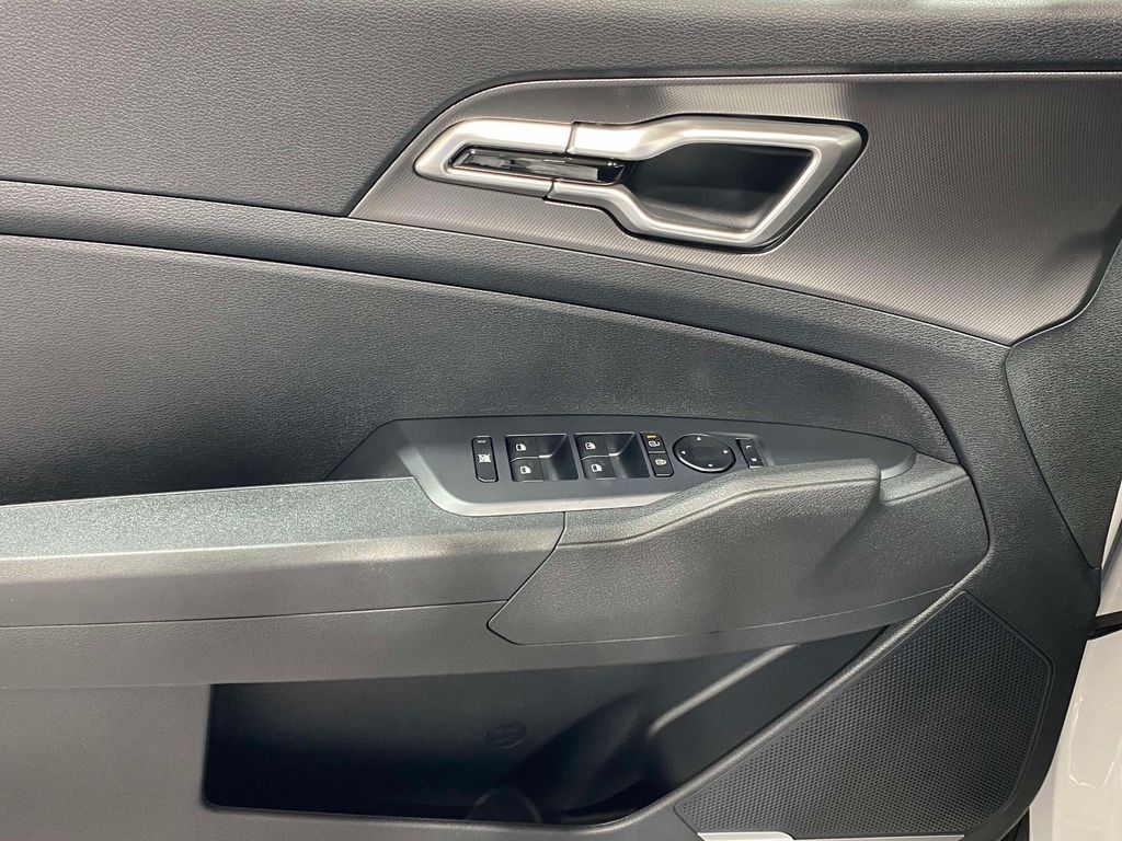 2026 Kia Sportage LX - Glacial White Pearl exterior view 18
