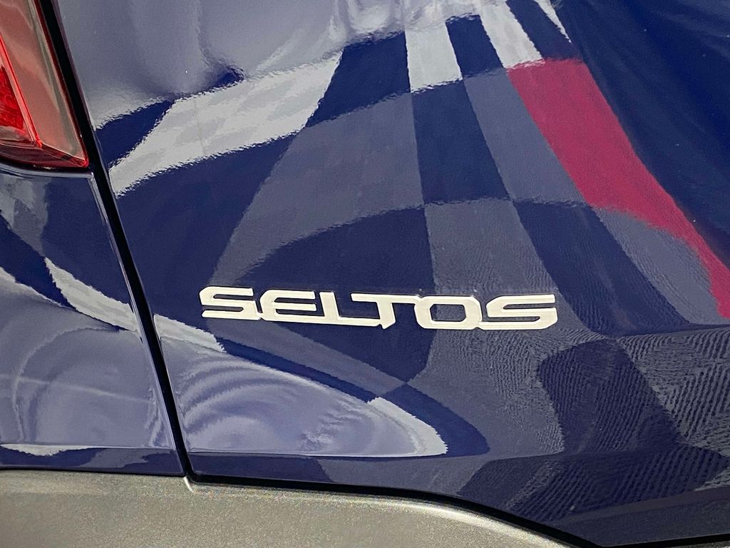 2026 Kia Seltos LX - Dark Ocean Blue exterior view 8