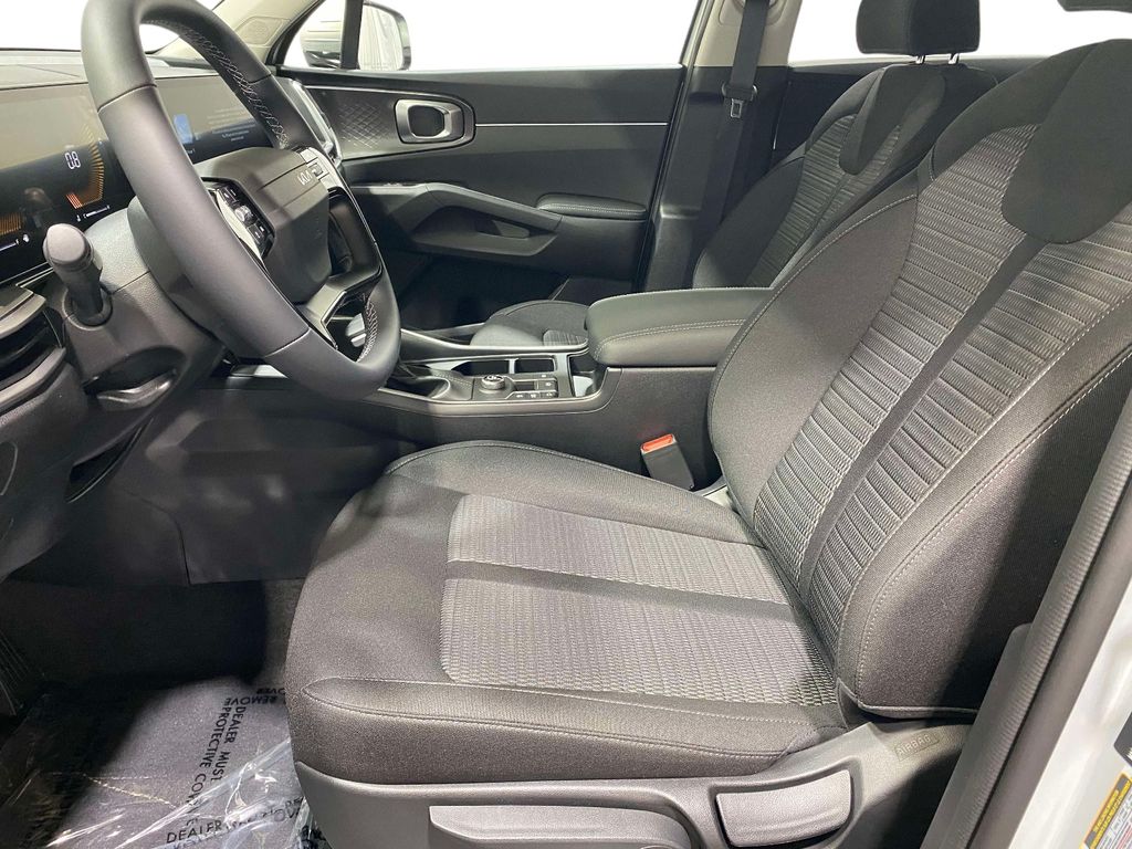 2026 Kia Sorento LX - IVORY SILVER exterior view 14