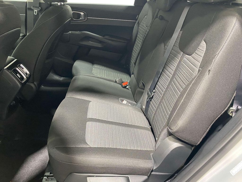 2026 Kia Sorento LX - IVORY SILVER exterior view 11