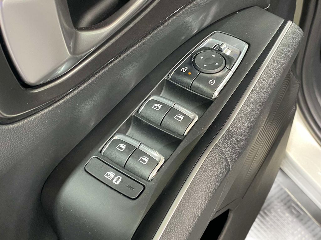 2026 Kia Sorento LX - IVORY SILVER exterior view 18