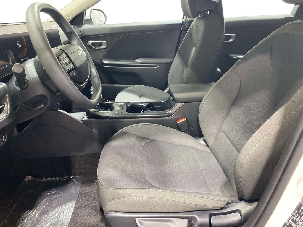 2026 Kia K4 LXS - Snow White Pearl exterior view 14