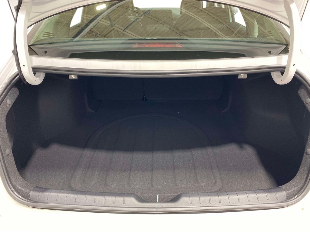2026 Kia K4 LXS - Snow White Pearl exterior view 9