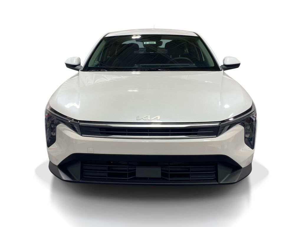 2026 Kia K4 LXS - Snow White Pearl exterior view 6