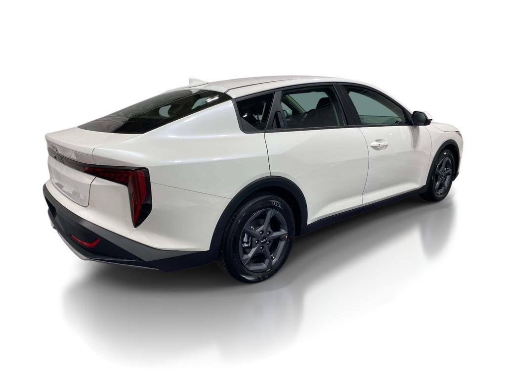 2026 Kia K4 LXS - Snow White Pearl exterior view 4