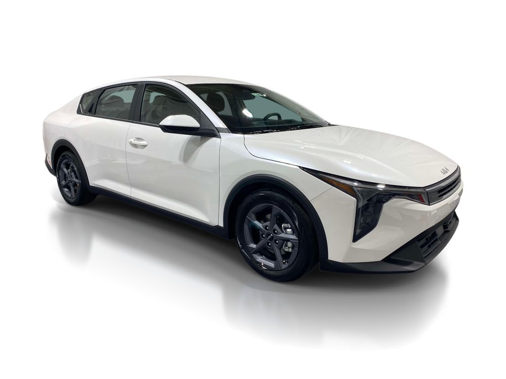 2026 Kia K4 LXS - Snow White Pearl exterior view 5