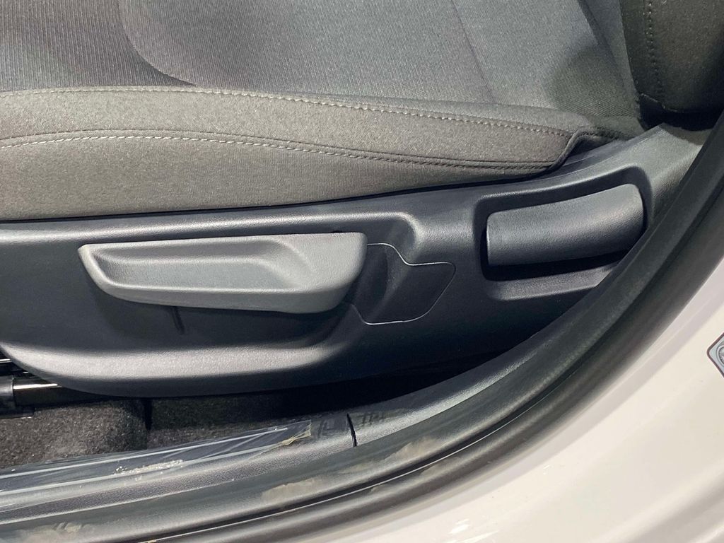 2026 Kia K4 LXS - Snow White Pearl exterior view 16