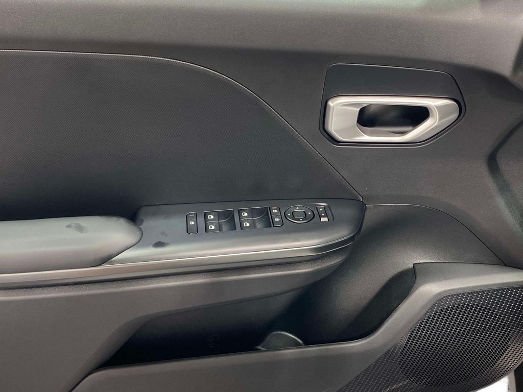 2026 Kia K4 LXS - Snow White Pearl exterior view 17