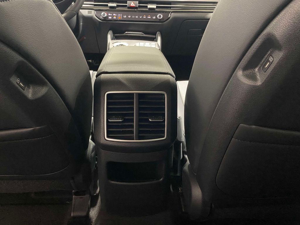 2026 Kia Sportage Hybrid EX - Snow White Pearl exterior view 13