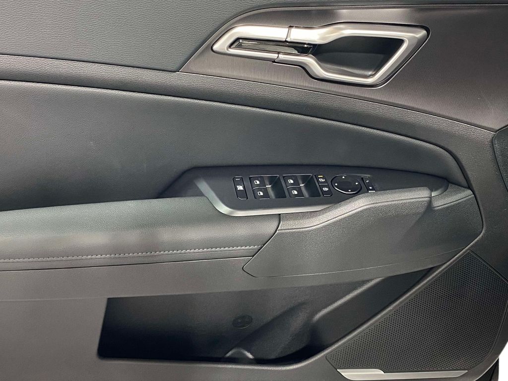2026 Kia Sportage Hybrid EX - Snow White Pearl exterior view 19