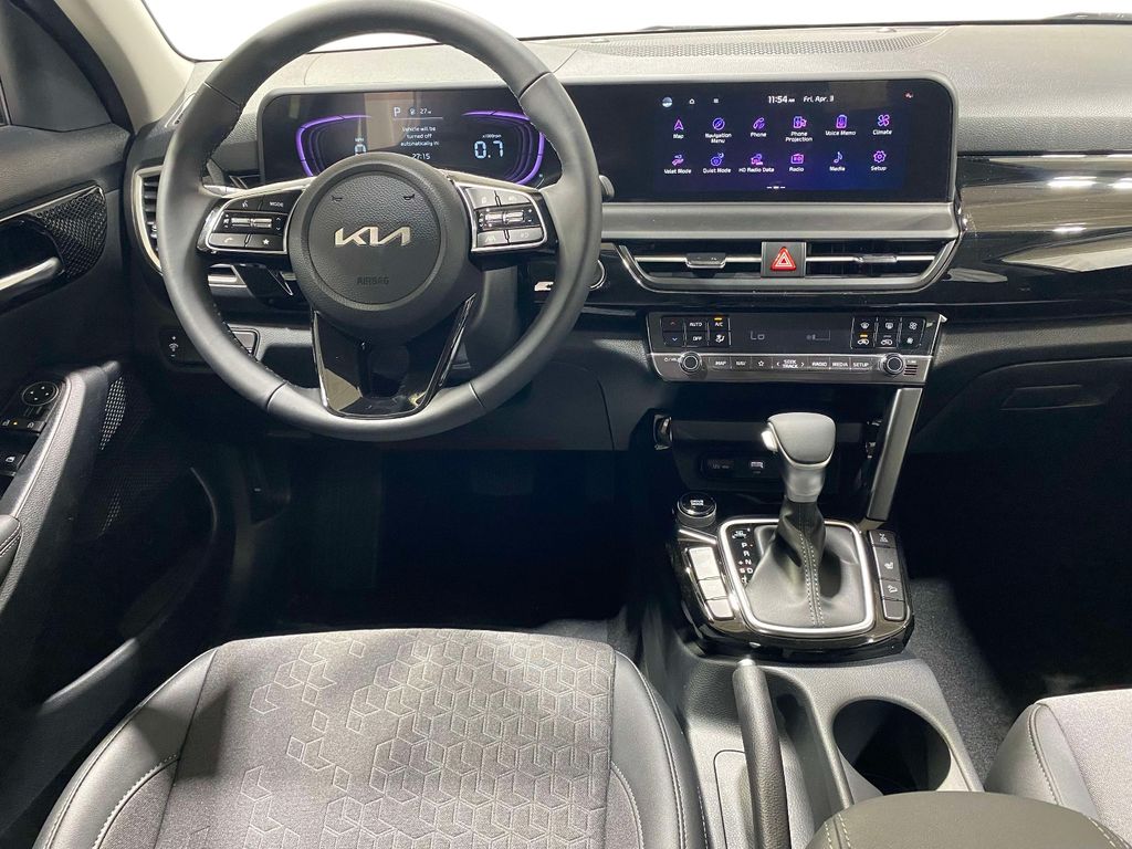 2026 Kia Seltos S - Clear White/Black Roof exterior view 10