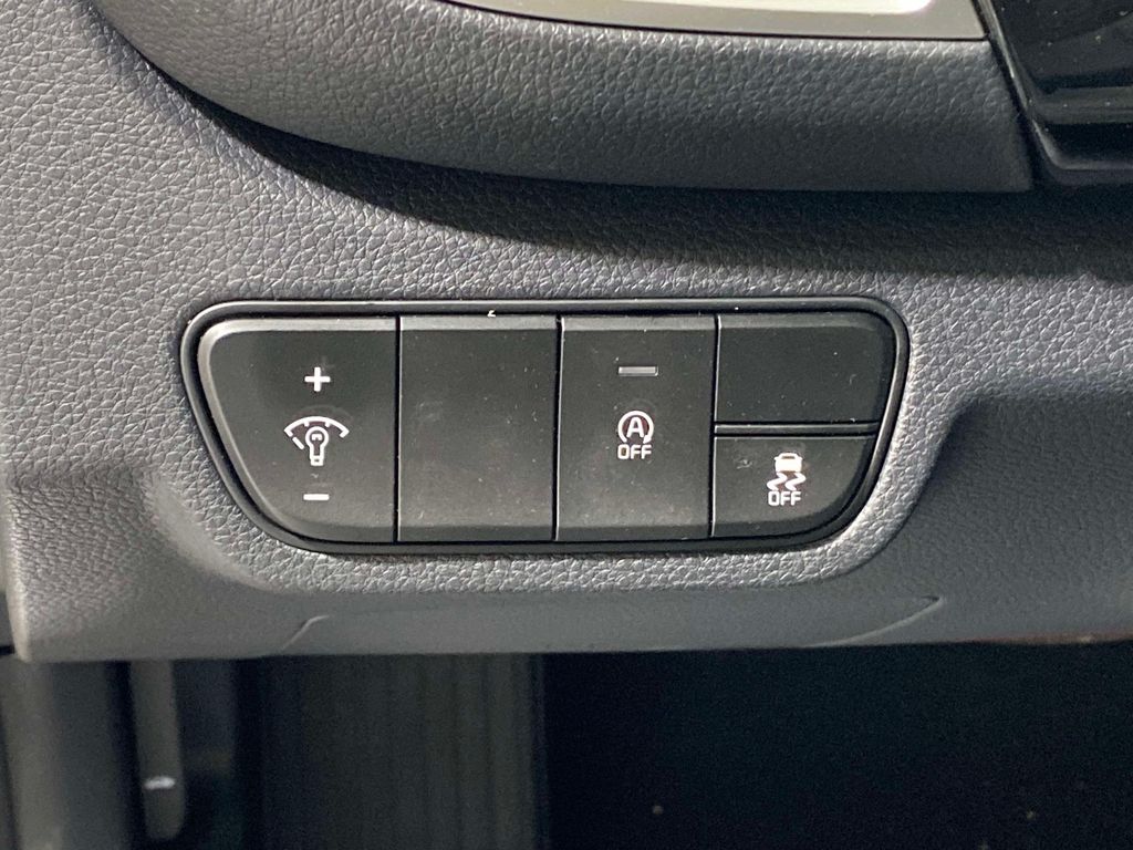 2026 Kia Seltos S - Clear White/Black Roof exterior view 19