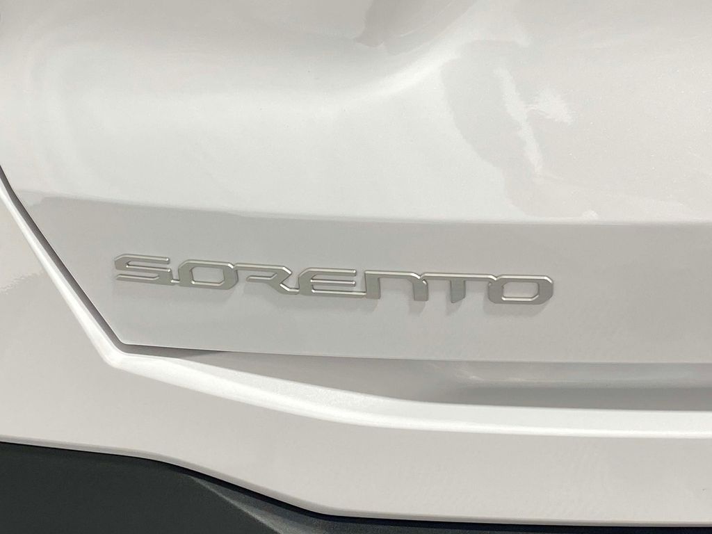 2026 Kia Sorento LX - Glacial White Pearl exterior view 8