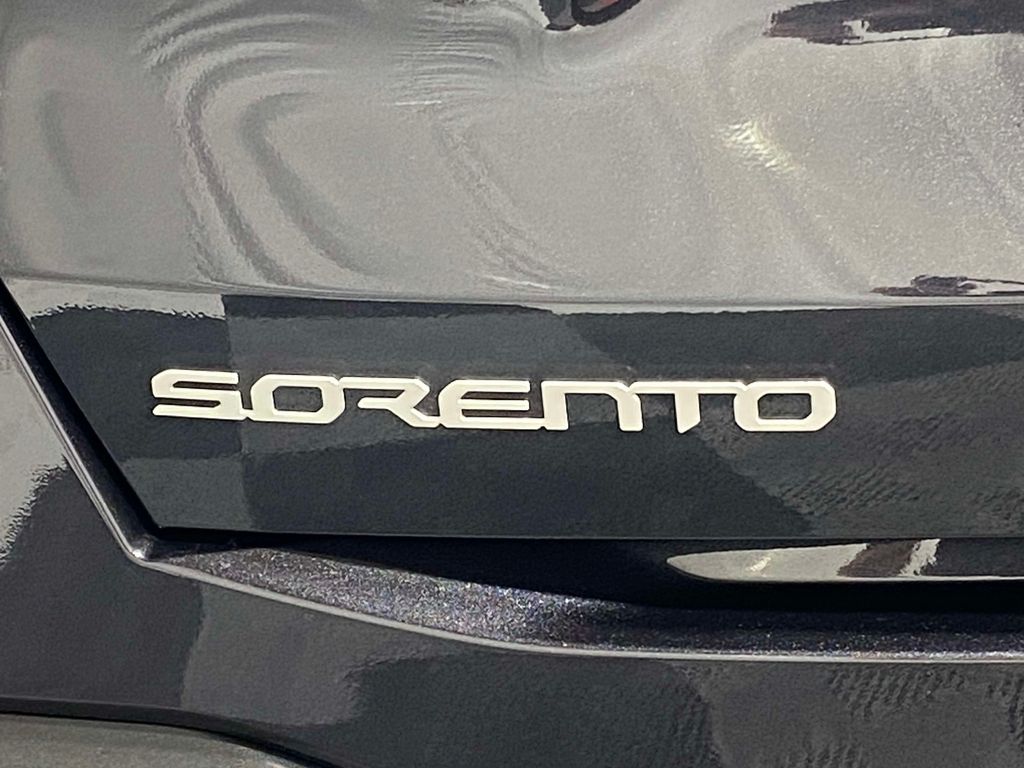 2026 Kia Sorento LX - PANTHERA METAL exterior view 8