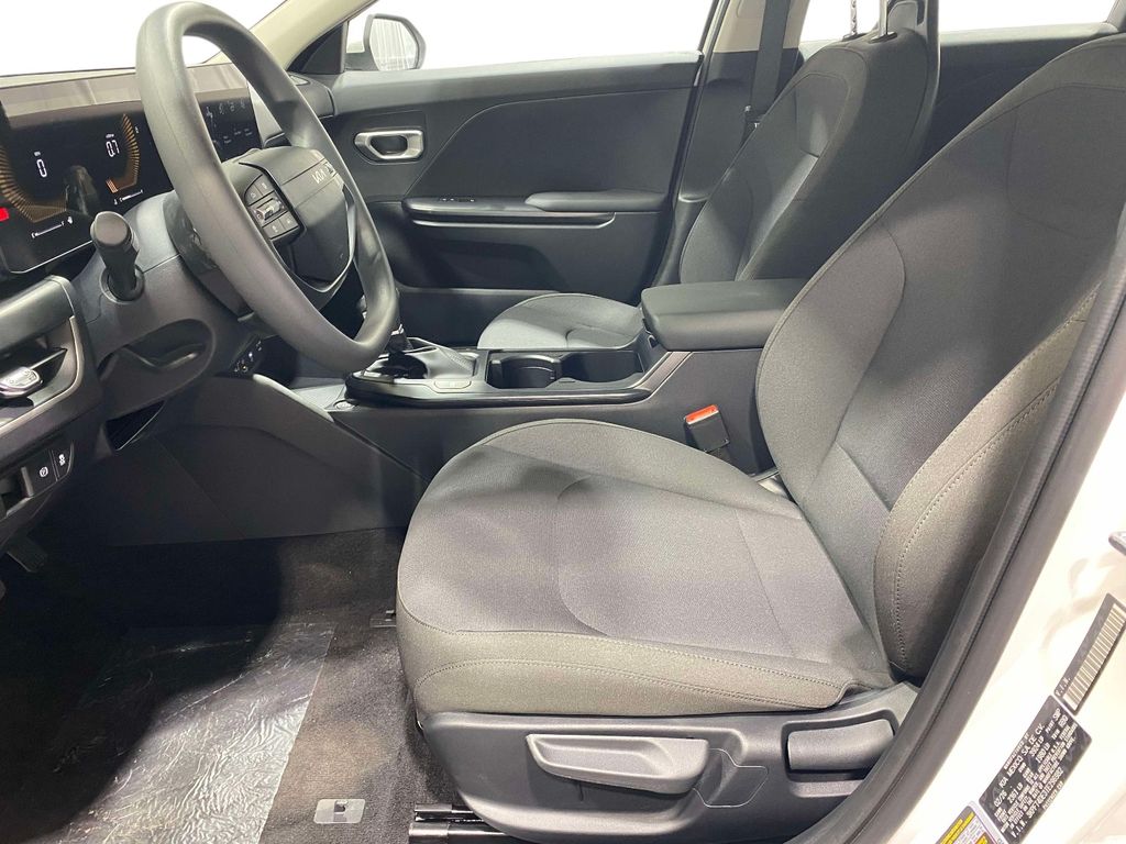 2026 Kia K4 LX - Snow White Pearl exterior view 14