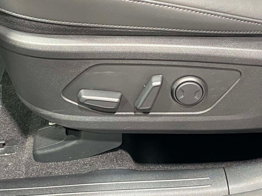 2026 Kia Sorento S - EBONY BLACK exterior view 17